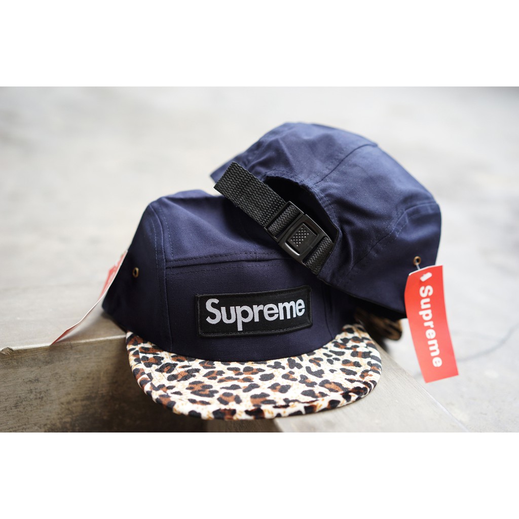 EXCLUSIVE TOPI 5 PANEL HAT SUPREME NAVY BRIM LEOPARD
