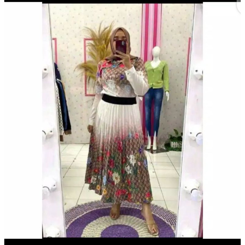 Real pic
ORIGINAL dan Termurah Set Rok GUCCI PREMIUM Import / Stelan Rok GUCCI PREMIUM Import