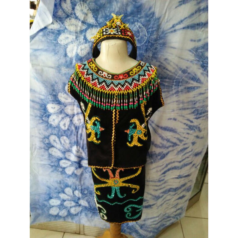 baju adat dayak anak cewek