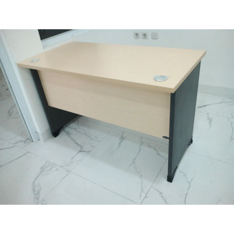 Meja Kantor Meja Kerja INDACHI PERFORMA Molek Furniture