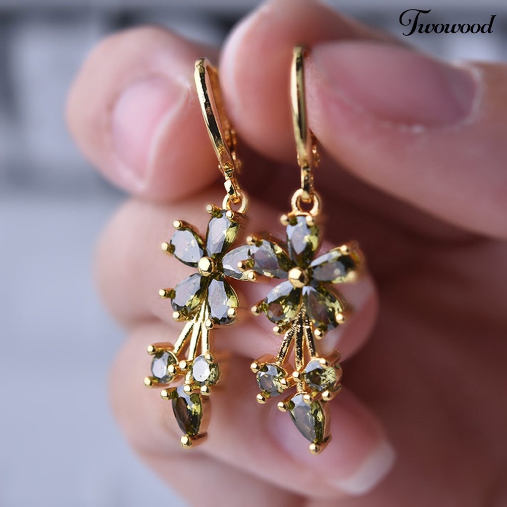 1 Pasang Anting Hoop Bentuk Bunga Water Drop Bahan Tembaga Aksen Cubic Zirconia