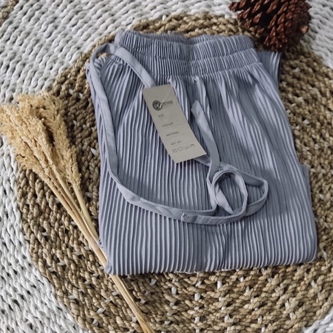 Celana Kulot Jumbo Plisket Lidi Kecil Premium Summer Highwaist Ribbon Pleated Cullotes Bawahan Wanita Termurah-silver