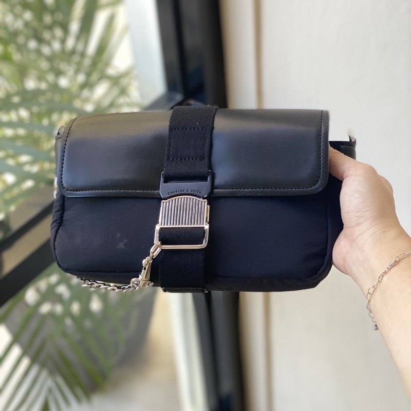 Ck Pawla Chain Slingbag