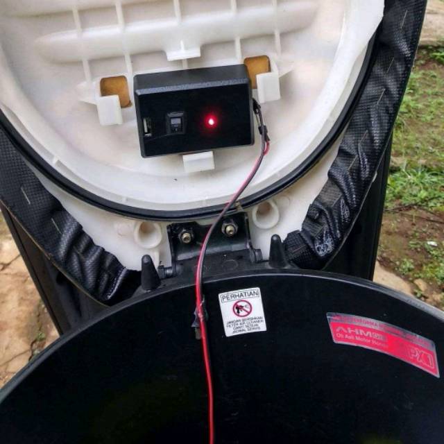 Charger hp motor 2.5 A. Aki 12v motor/mobil