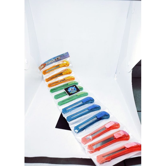 

pisau kater besar warna warni/ pisau cutter isi 12pcs