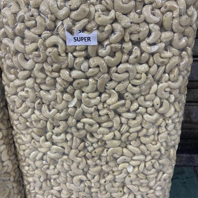 

Promo Awal tahun kacang mede mentah /1kg Promo Awal tahun