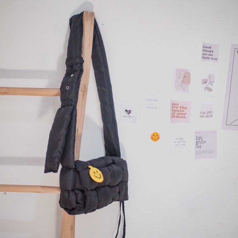 PILLOW BAG PUFFY SLINGBAG | ANTI AIR