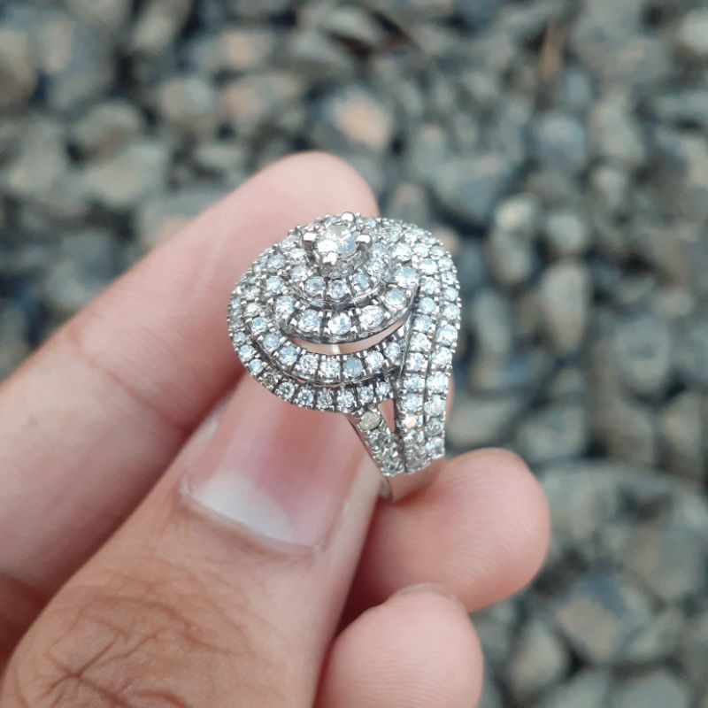 cincin wanita emas putih full berlian