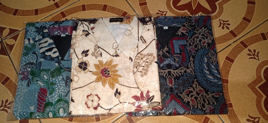 Kembang Rambat Pendek Kemeja Batik Pria Full Furing Bahan Katun Cabut Primisima