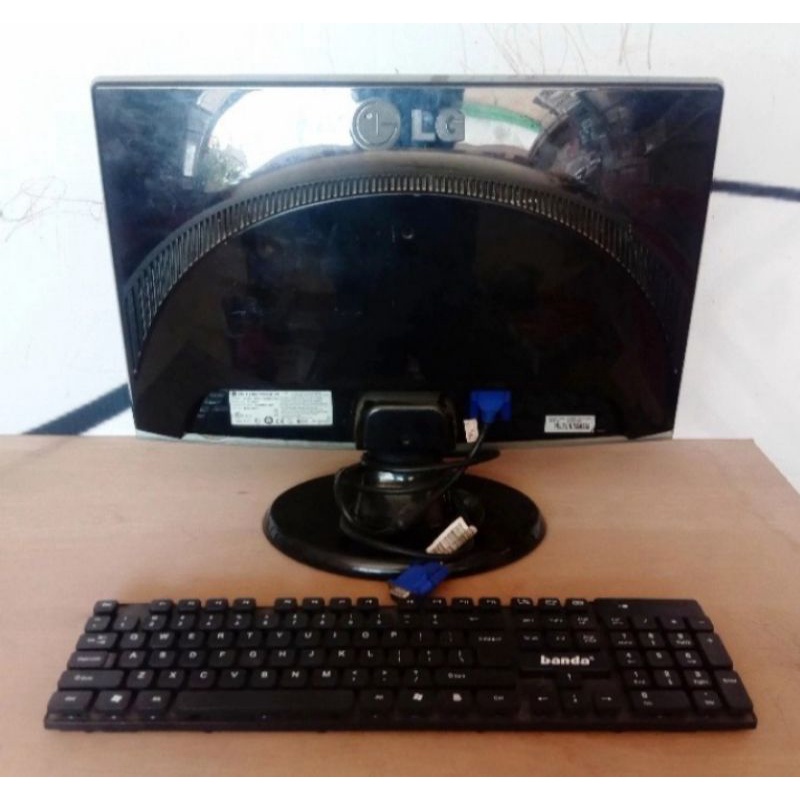 LED Monitor 16Inc + Keyboard For Komputer Pc Atau CCTV Brand Campuran