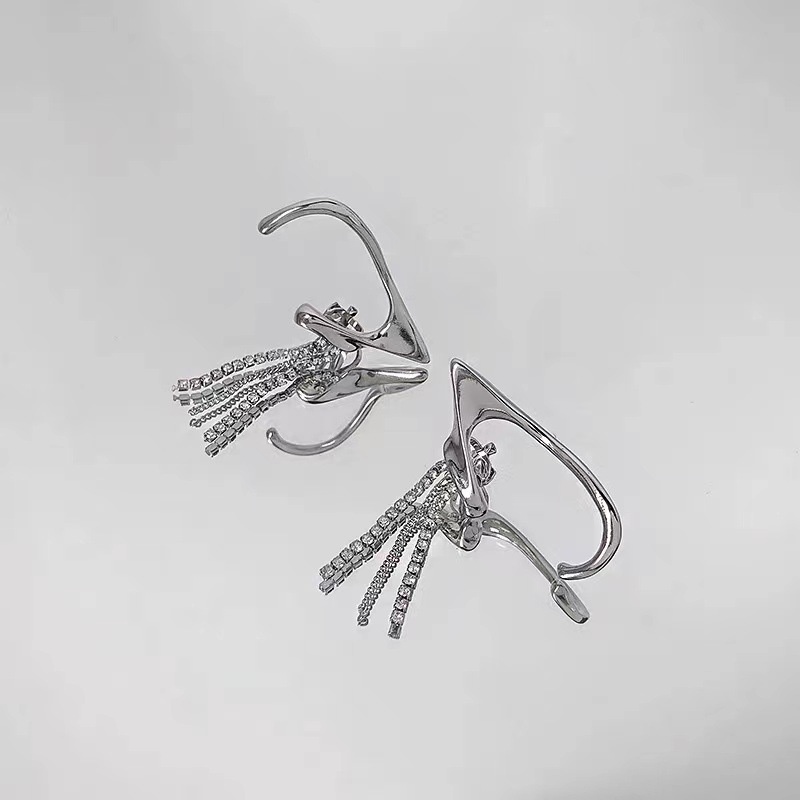 Anting Klip Tanpa Tindik Model Rumbai Aksen Berlian Gaya Korea