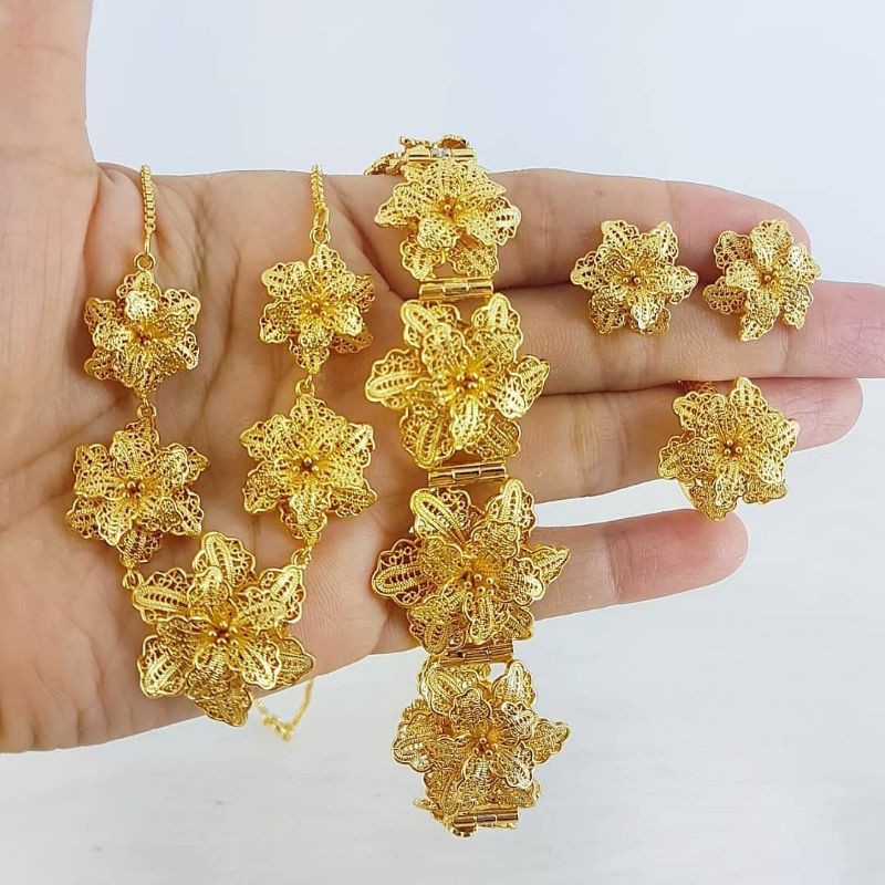 set perhiasan kendari mirip emas asli