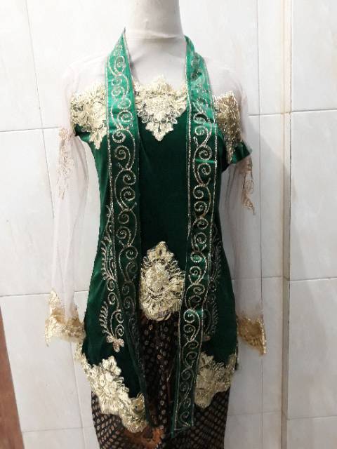 Kebaya jonggrang bludru atasan tile combinasi corneli