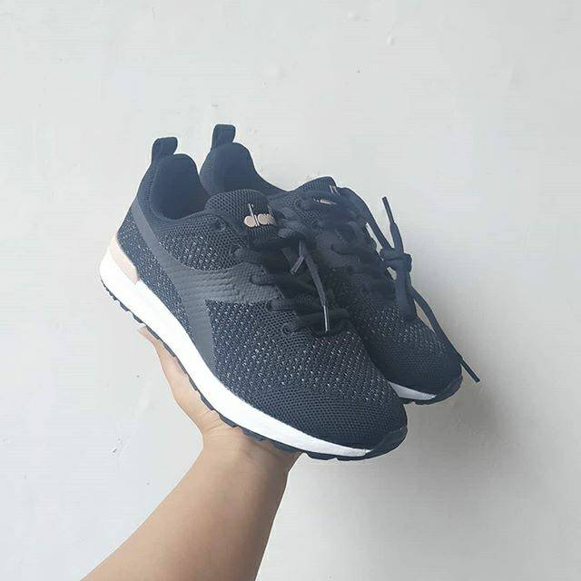 DIADORA WOMEN GIRL BLACK SHOES SALE Sepatu Sekolah Hitam Sneakers Dewasa Wanita / Anak Perempuan