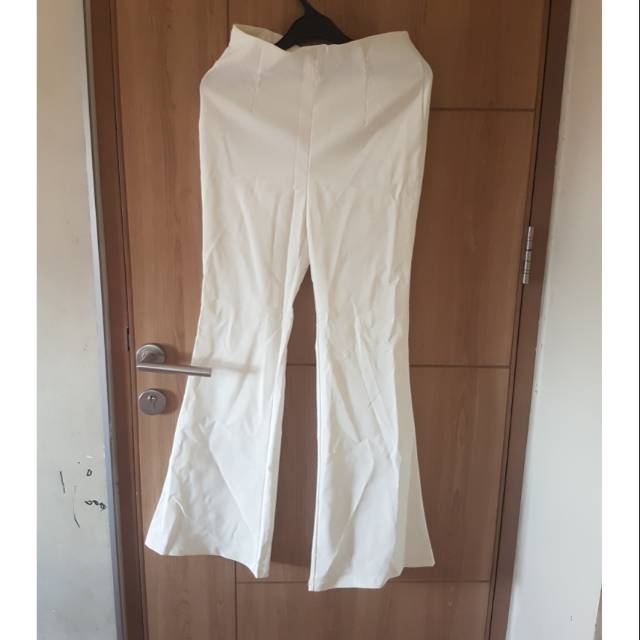 Preloved celana cutbray putih uk M
