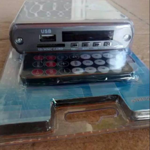 MP3 player with FM radio