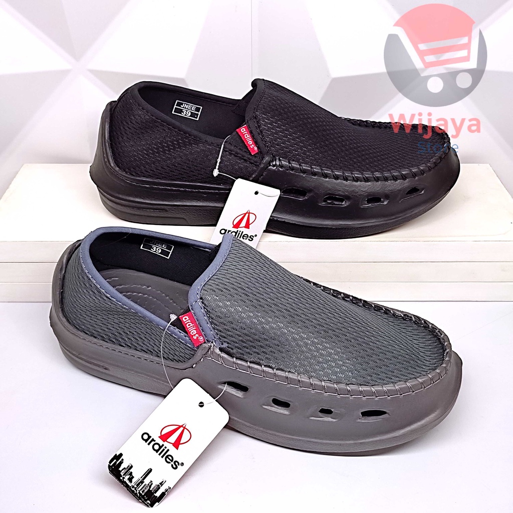 Sepatu Slip On Selop Pria Ardiles Original dan Berkualitas untuk Penampilan Santai yang Trendi Hitam Abu Biru Navy HELMEPO JNEE
