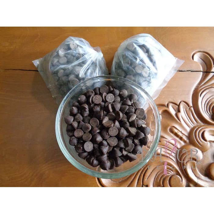 

CHOCO CHIP COLLATA REPACK 100 GR CHOCOCHIPS CHOCOCIP COKLAT CHIP