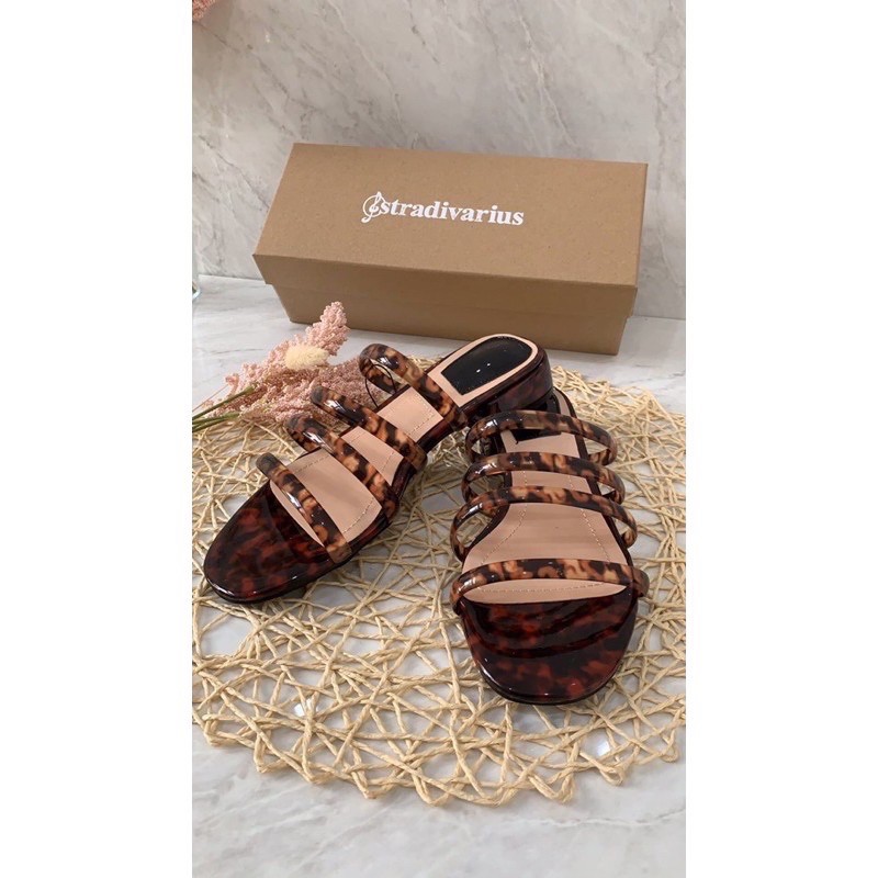 sandal stradivarius original