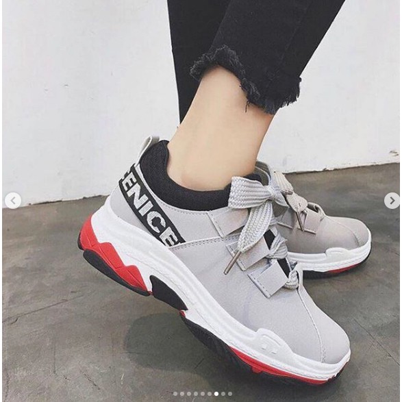 Sepatu Sneakers 9002