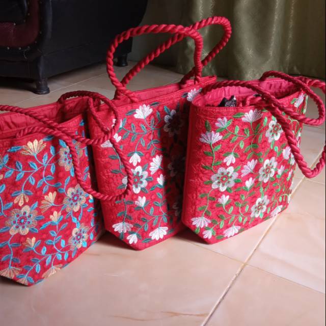 Tas mukena bordir khas Bukittinggi