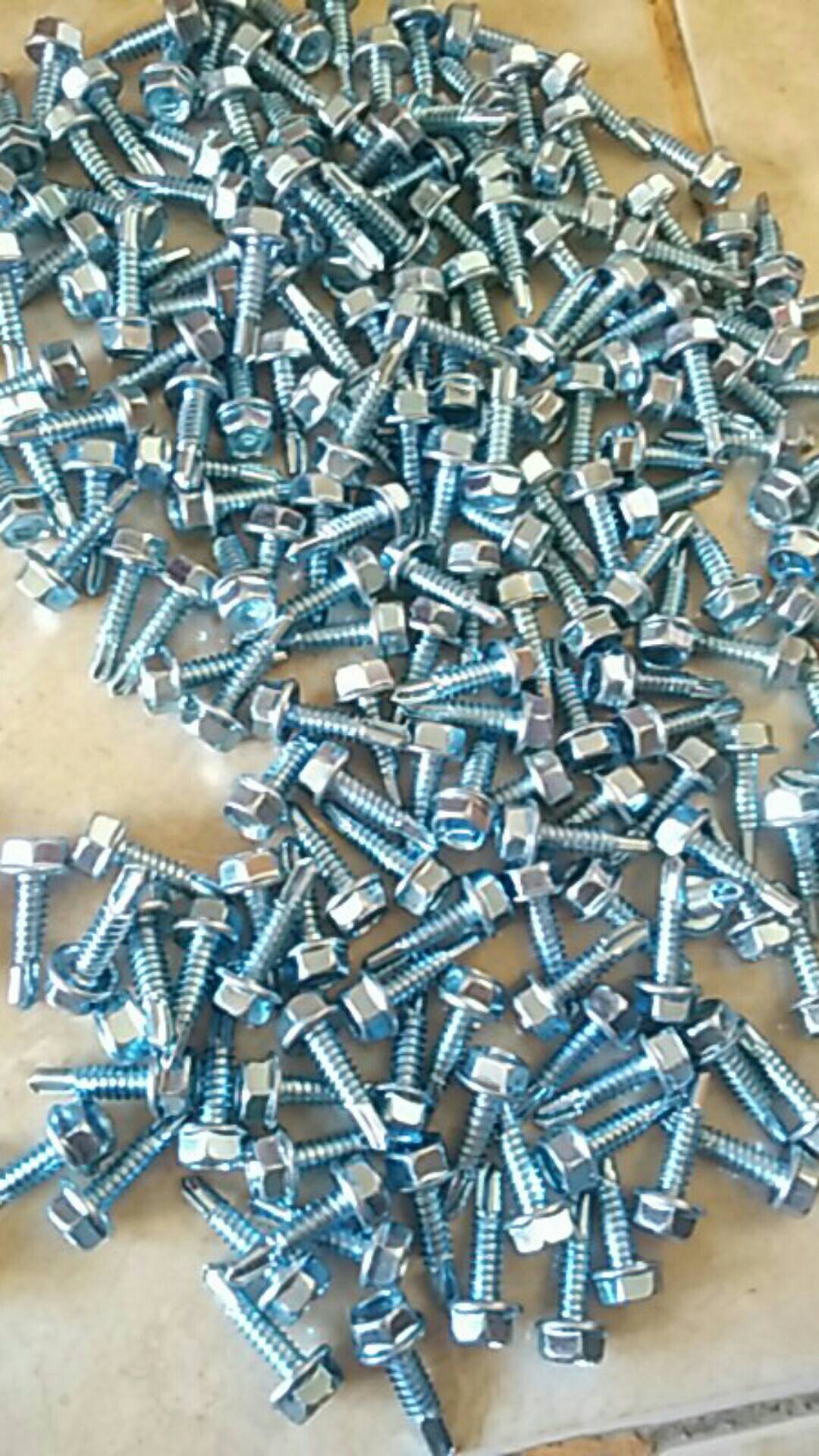 Skrup Roofing Putih Baja Ringan 10x19 Moon Lion Steel