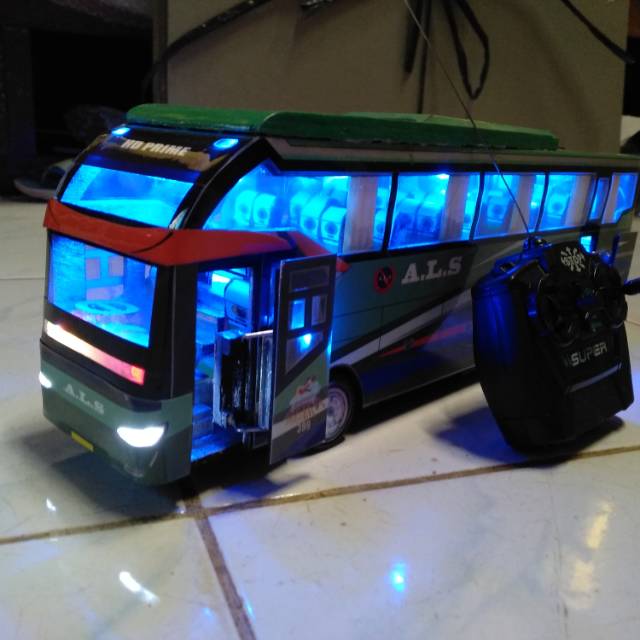 Miniatur bus als remote