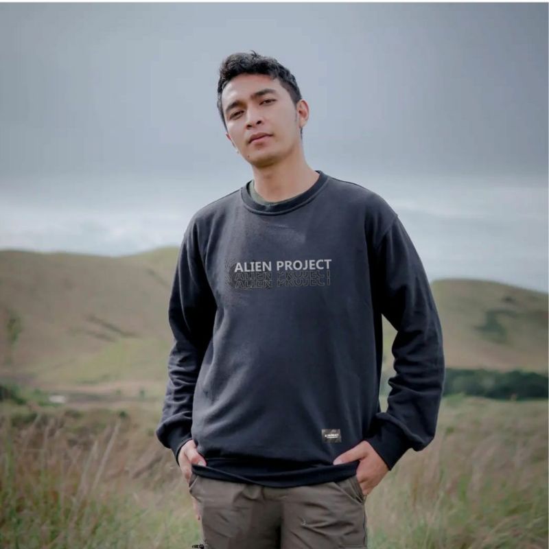 crewneck hitam pria/crewneck hitam original pria/crewneck cewek/crewneck cowok