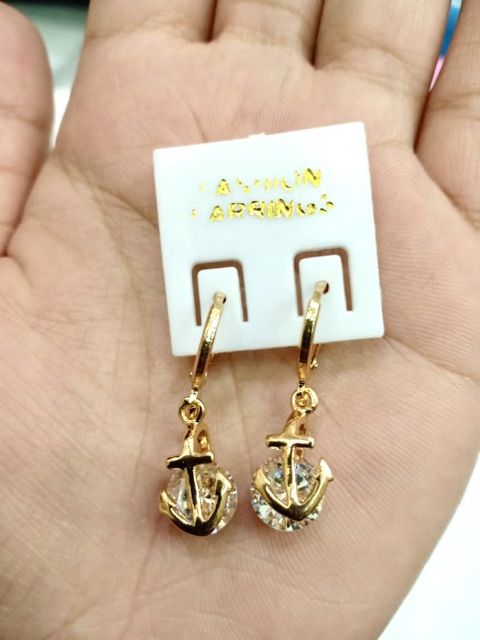 Anting pernata // anting replika berlian // anting wanita