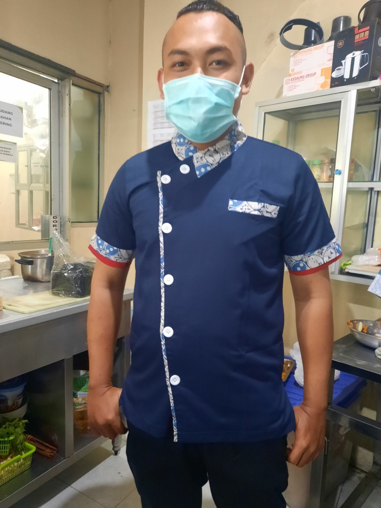 Baju Chef Kombi Batik Wanita