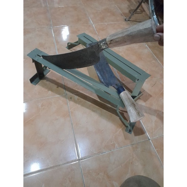 Kacip Pencacah Rumput Manual