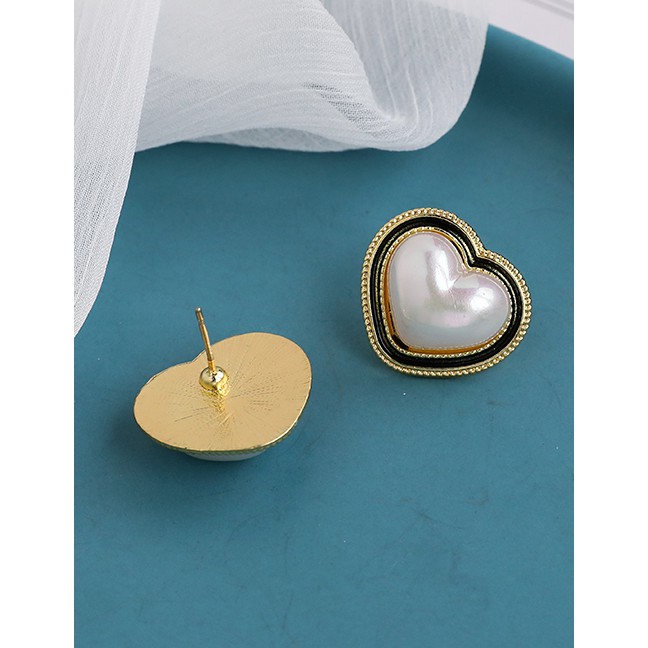 LRC Anting Tusuk Fashion Gold Color Alloy Pearl Love Earrings K93245