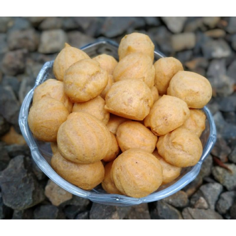 

Soes kering isi cokelat