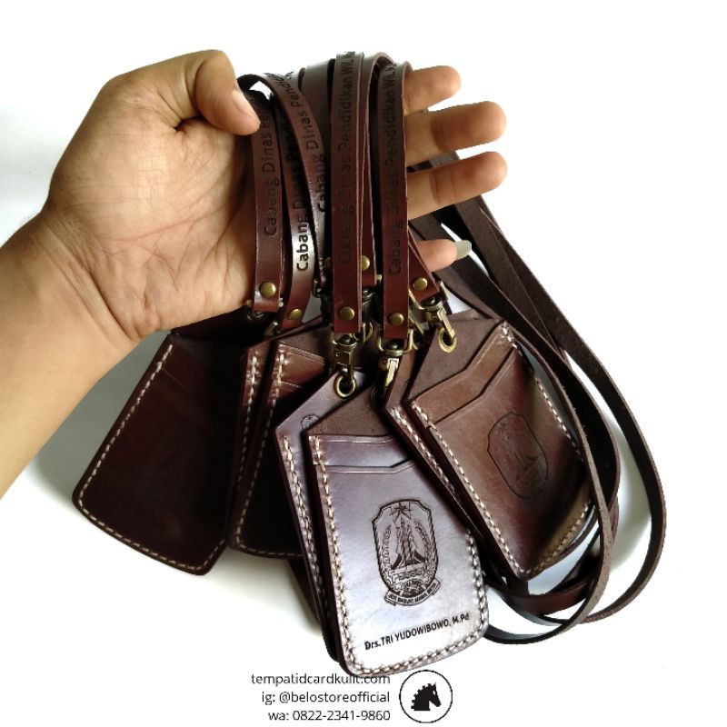 

Tempat ID Card Name Tag Kulit Pontianak