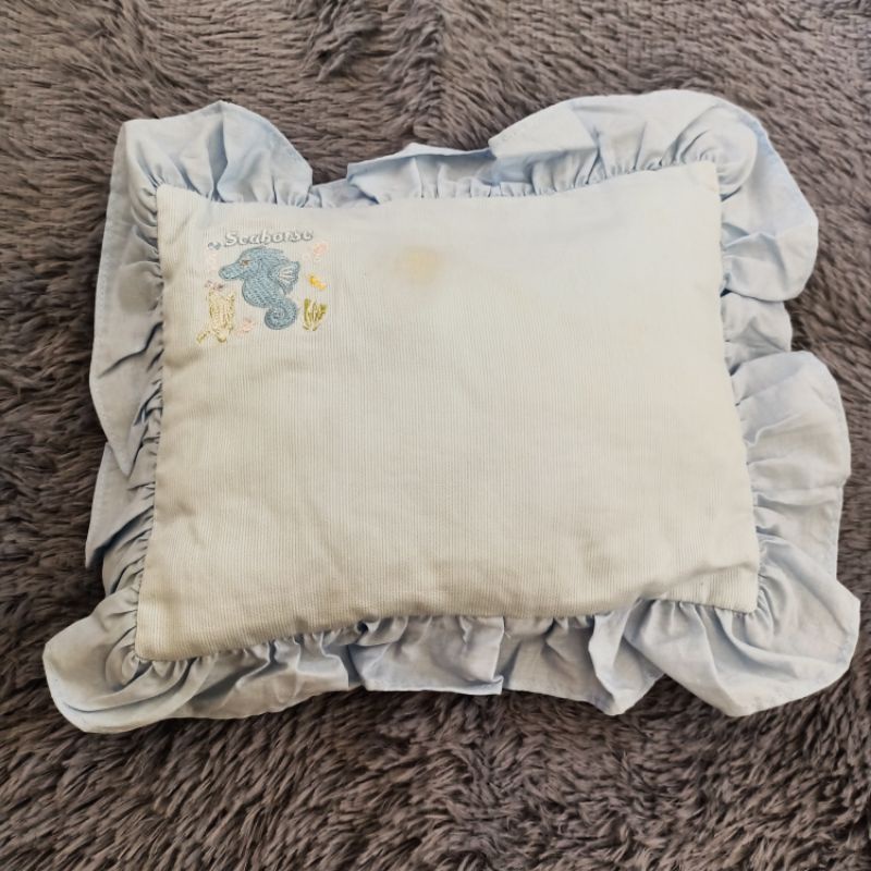 Bantal tangan menyusui bantal kecil menyusui merk Le Monde Preloved
