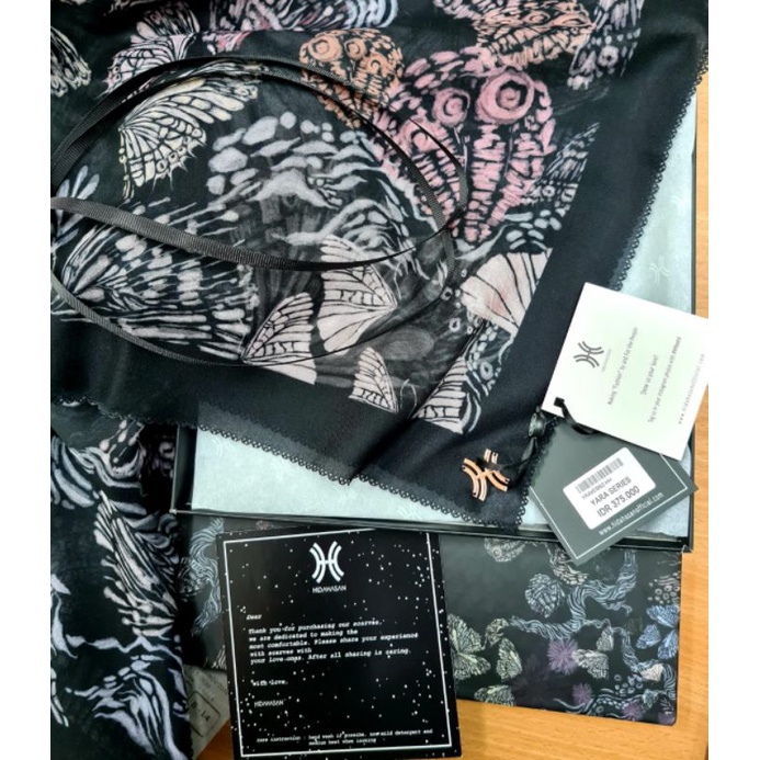 Hida hasan scarf yara series black