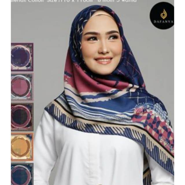 Dafanya jilbab segiempat