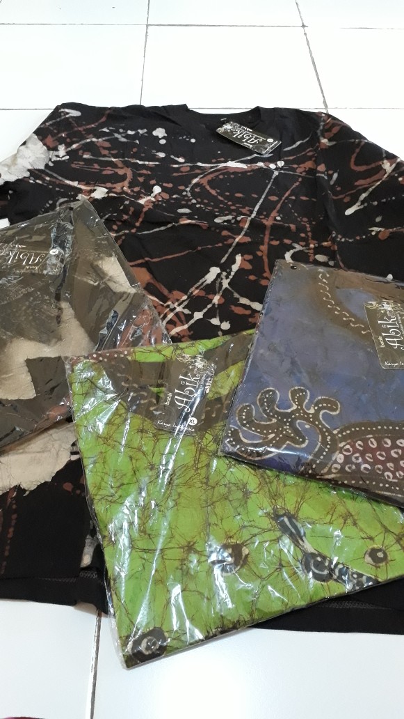 Kaos Batik Tulis / Kaos Tulis Unisex / Kaos Batik Tulis Murah Katun Adem Nyaman Dipakai