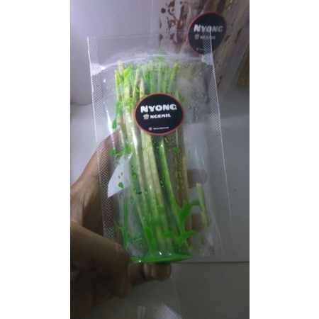 

NYONG NGEMIL!!!MIE LIDI GEPENG SAOS GREEN TEA