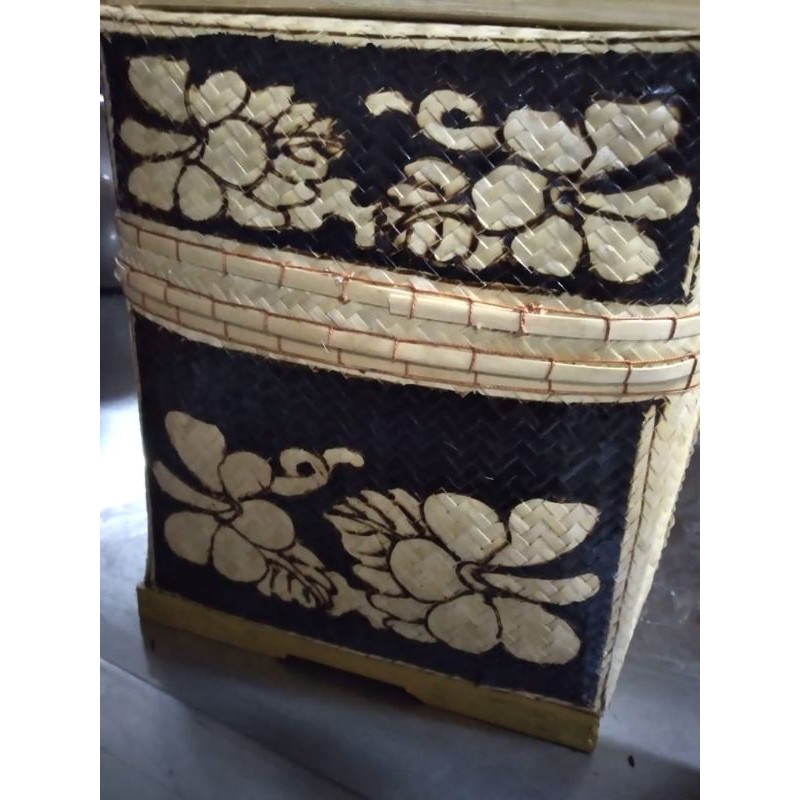 Tas Bambu Genta Pemangku motif gambar