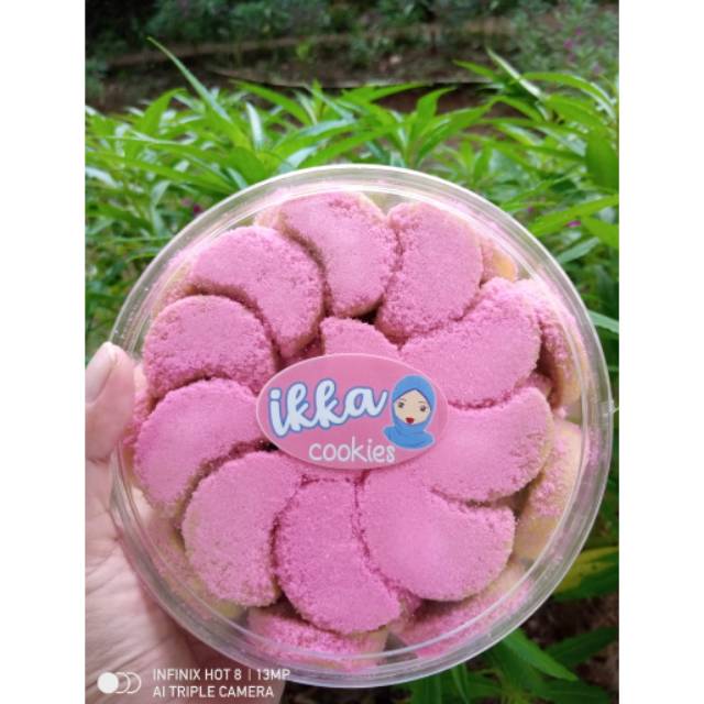 

PUTRI SALJU RASA STRAWBERRY