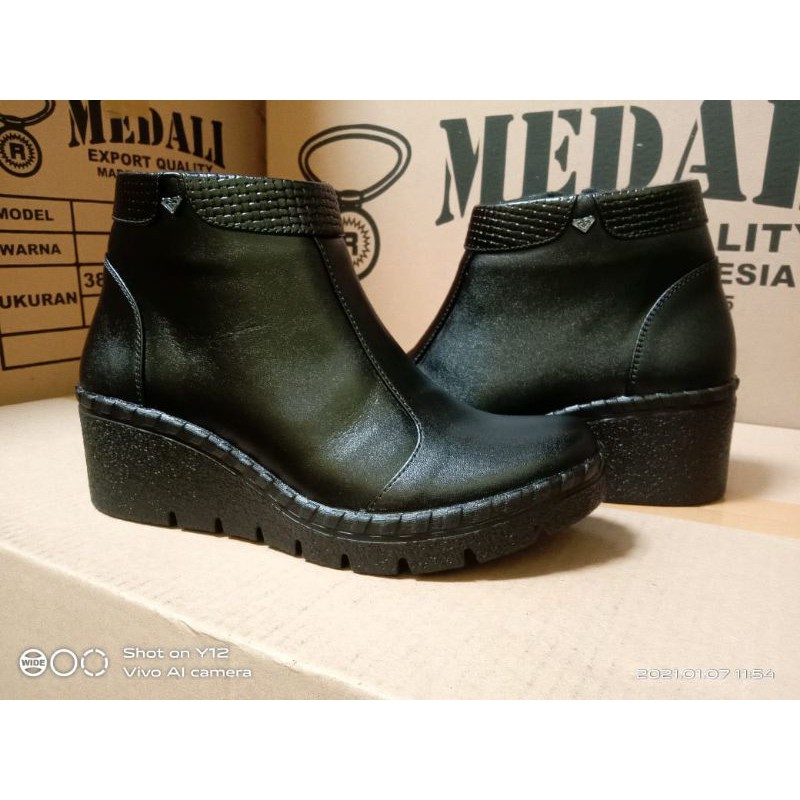SEPATU KULIT WANITA SEPATU WEDGES  SEPATU KULIT  PDH WANITA BOOTS POLWAN SEPATU WEDGES REMAJA WEDGES MURAH SEPATU MEDALI