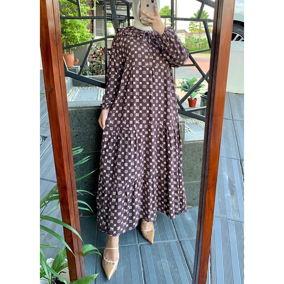 ELVIA MAXY // GAMIS MOTIF LVV