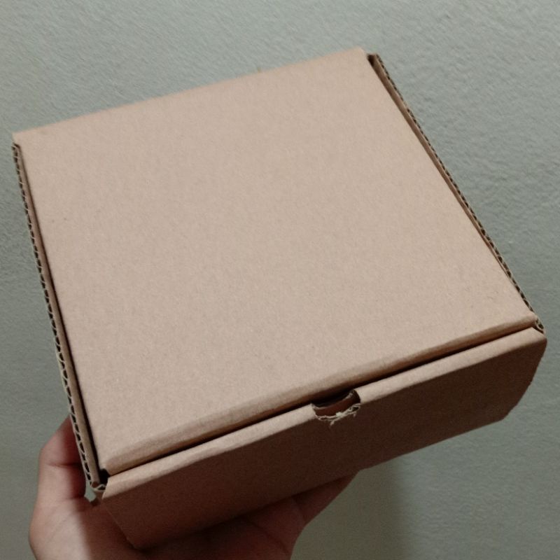 

ISI-50 || Carton Box Hampers 15X15X7 Diecut Model Pizza