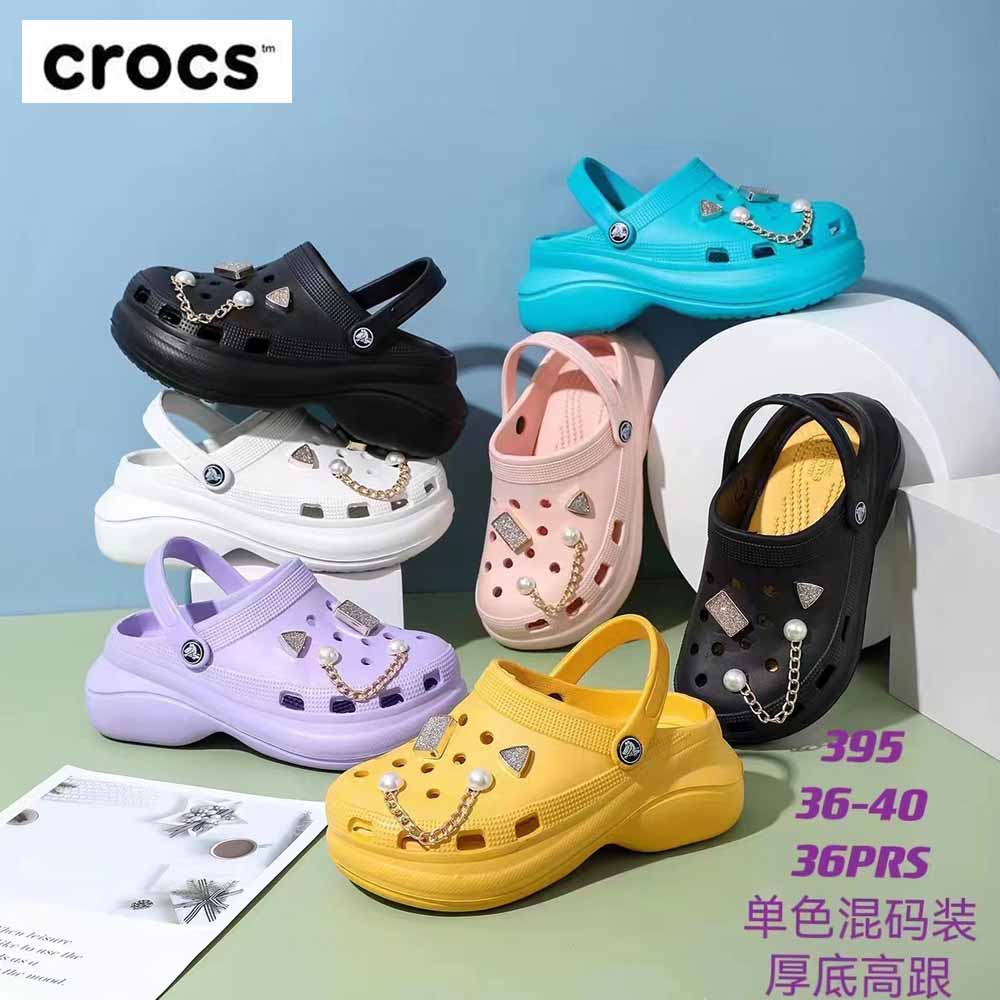 Crocs Sandal Wanita/ Classic By Crocs/ Free Jibbits Pantai