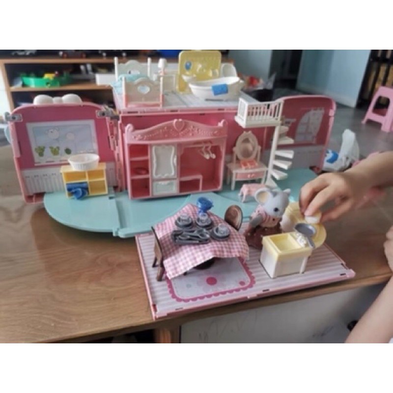 Doll house Bus tour - pretend toys - doll house easy storage - hadiah anak - kado anak