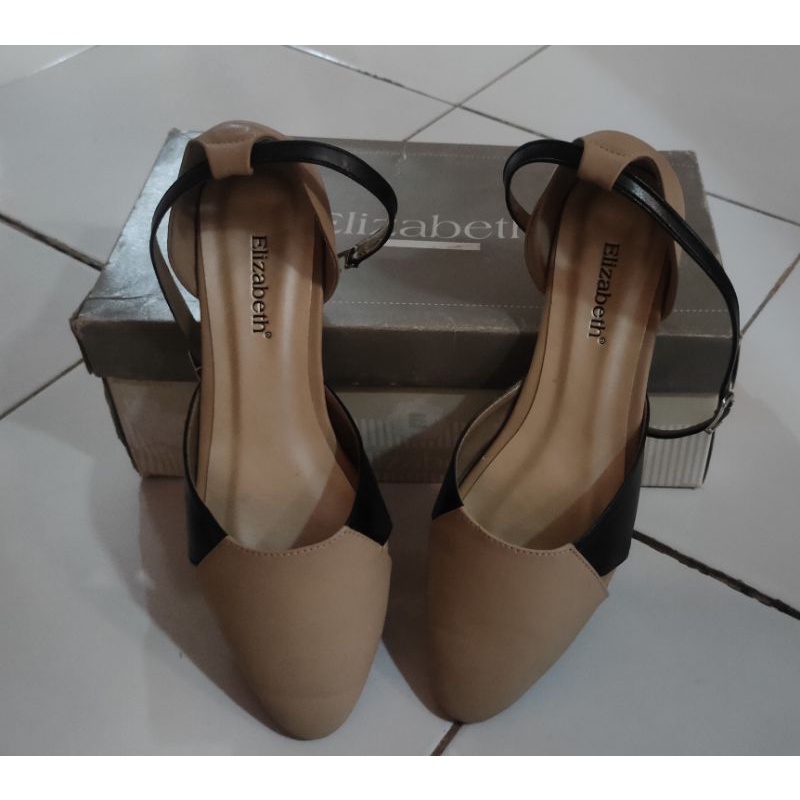 Sepatu Elizabeth