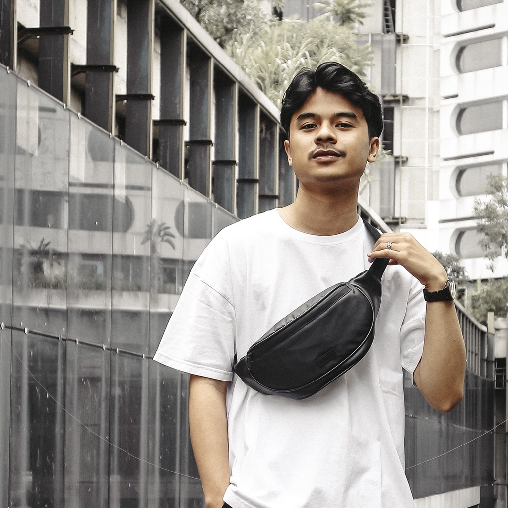 HEYRUS RUSEL BANDLING I Waistbag saka dan wallet Aksa