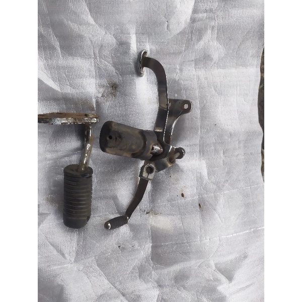 dudukan step depan satria fu