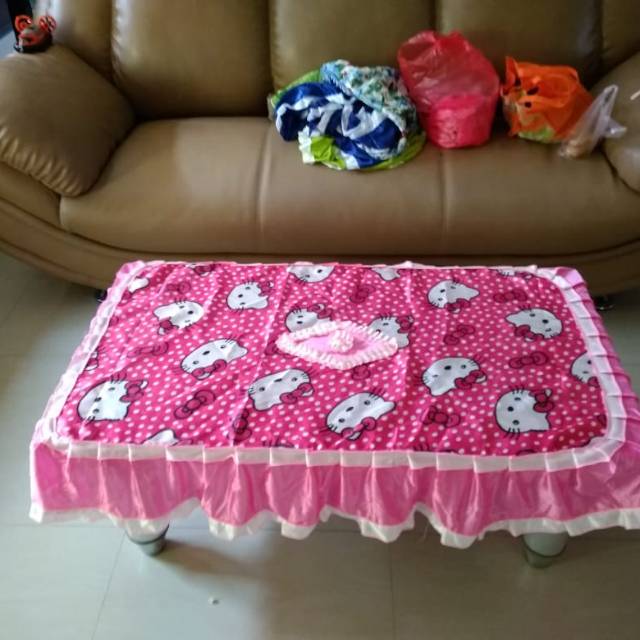 Taplak meja bahan satin